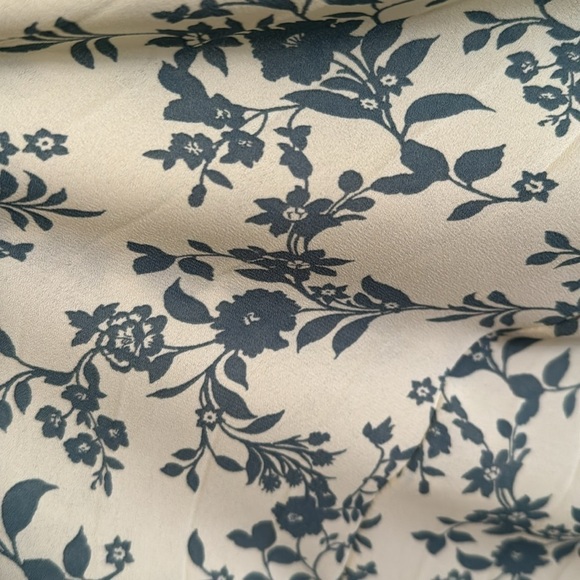 LOFT Light Yellow and Blue Floral Pleated Dress in XS/S - Picture 11 of 11